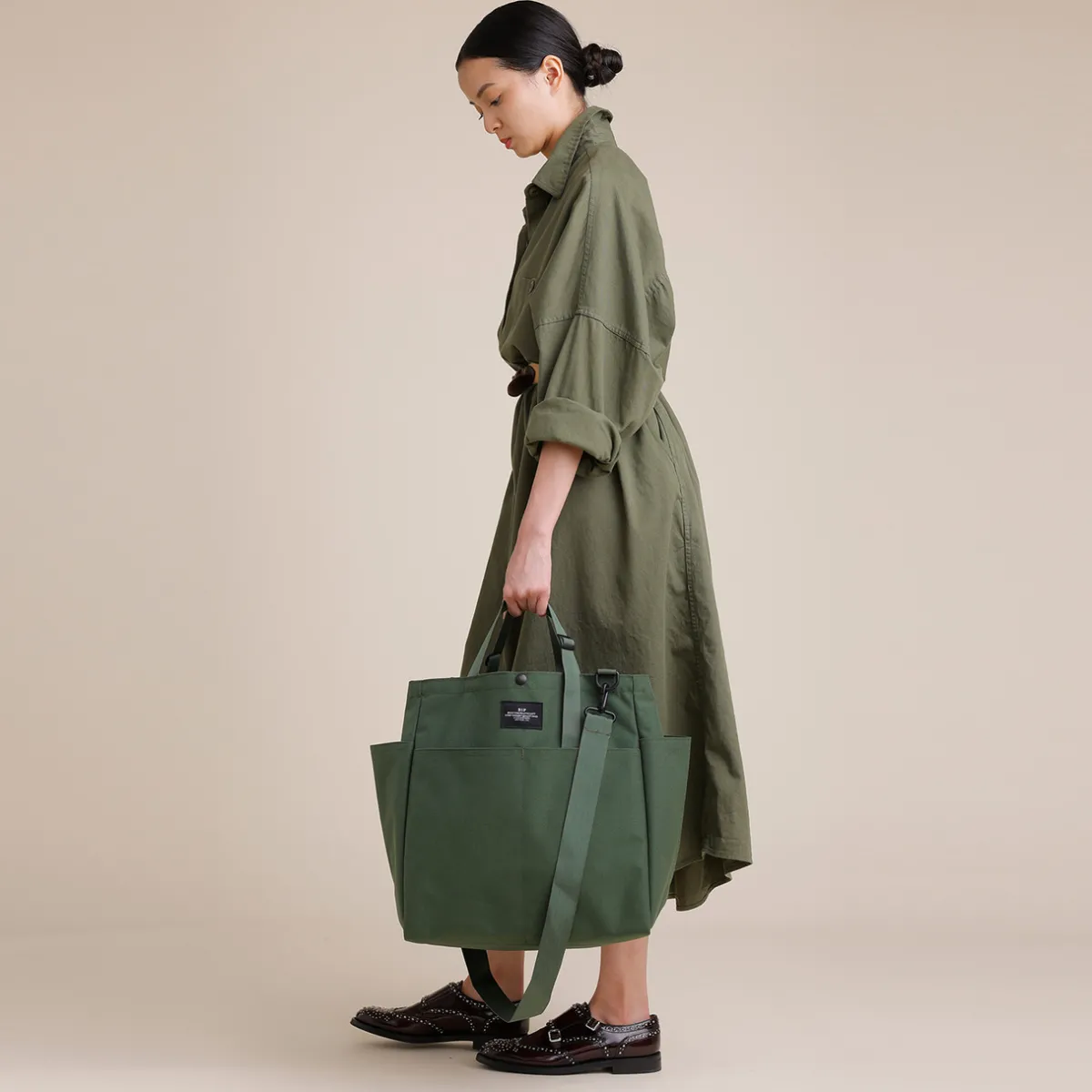Tomfoolery Carry-All Beach Bag in Olive Clearance