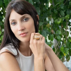 Tomfoolery Clara Resin Signet Ring in Pearl Hot
