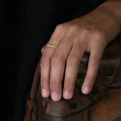 Tomfoolery Cockle Medium Gold Band Discount