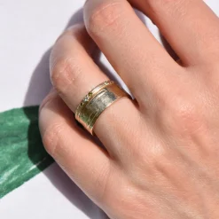 Tomfoolery Corkscrew Willow Eternity Ring Fashion