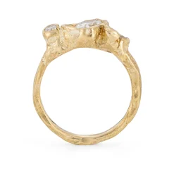 Tomfoolery Crest White Diamond Adakite East Ring Fashion