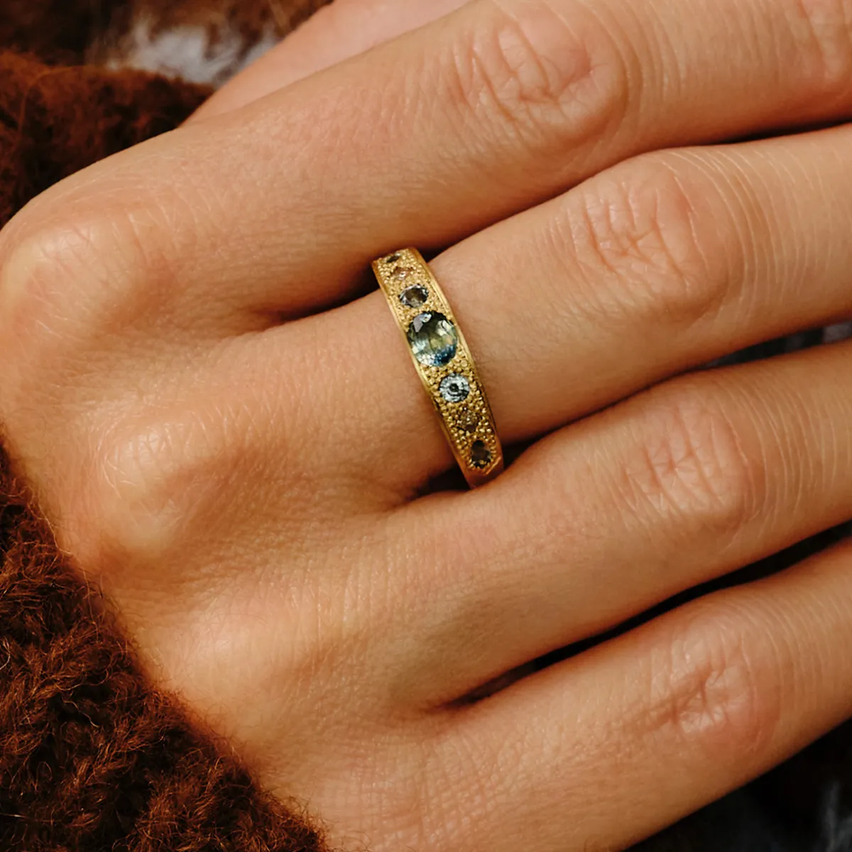 Tomfoolery 18ct Yellow Gold Teal Sapphire & Diamond Tapered Puzzle Band Clearance