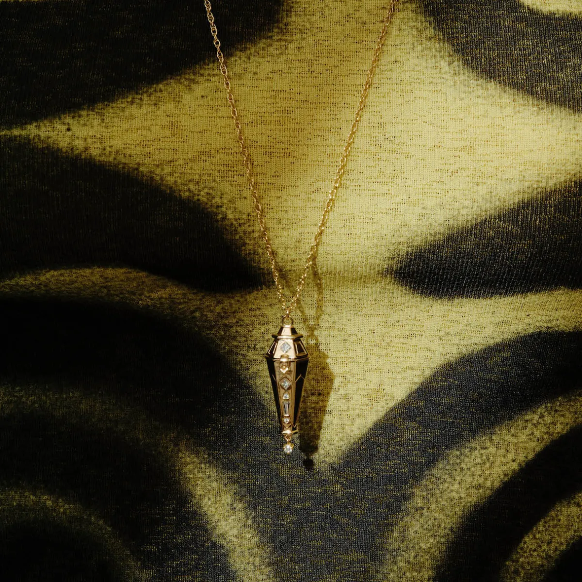 Tomfoolery Dala Lucky Lantern Locket Hot