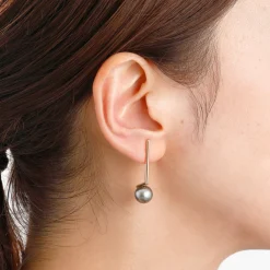 Tomfoolery Dent Bar Pearl Earrings Fashion