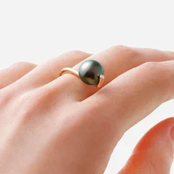 Tomfoolery Dent Pearl Ring Hot