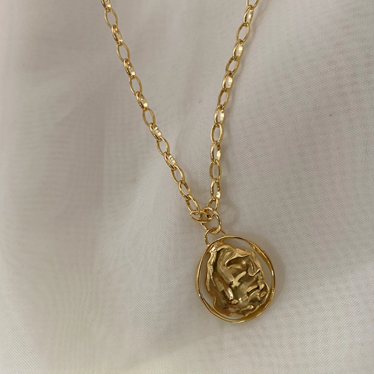 Tomfoolery Dia Arc Necklace Gold Plated Fashion