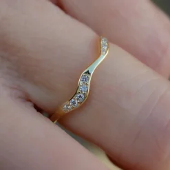 Tomfoolery Diamond Curved Flow Band Best