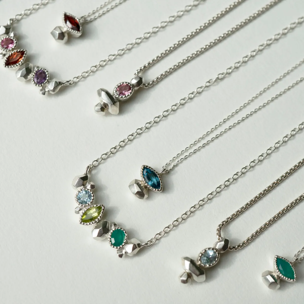Tomfoolery Gea Column Necklace in Silver with Peridot New