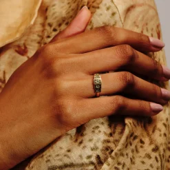 Tomfoolery Gold Star Set Emerald Ring Online