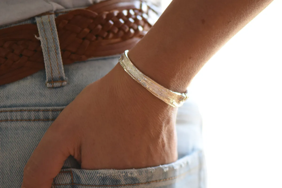 Tomfoolery Knot Oak Cuff in Silver Outlet