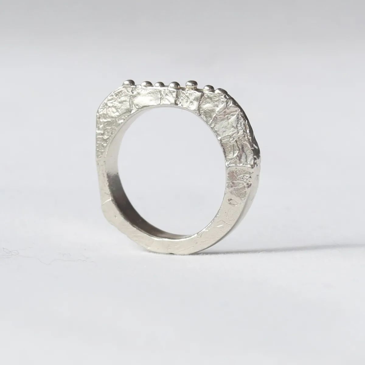 Tomfoolery Lagan Irregular Silver Ring Online