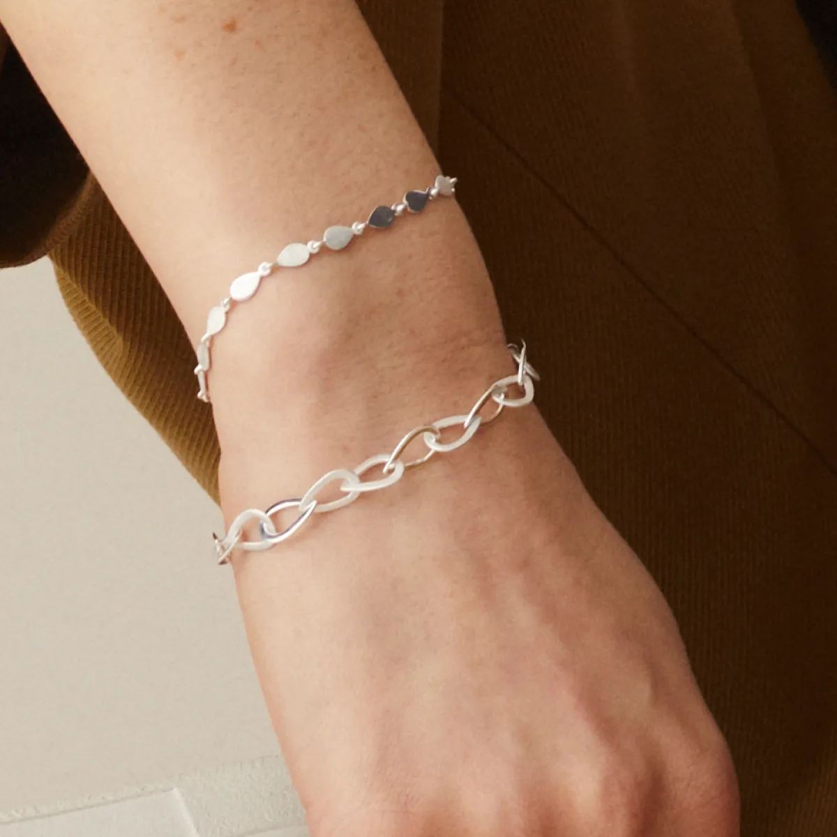 Tomfoolery Linear Pear Link Bracelet Discount