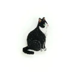 Tomfoolery Maine Coon Cat Beaded Sequin Brooch Outlet