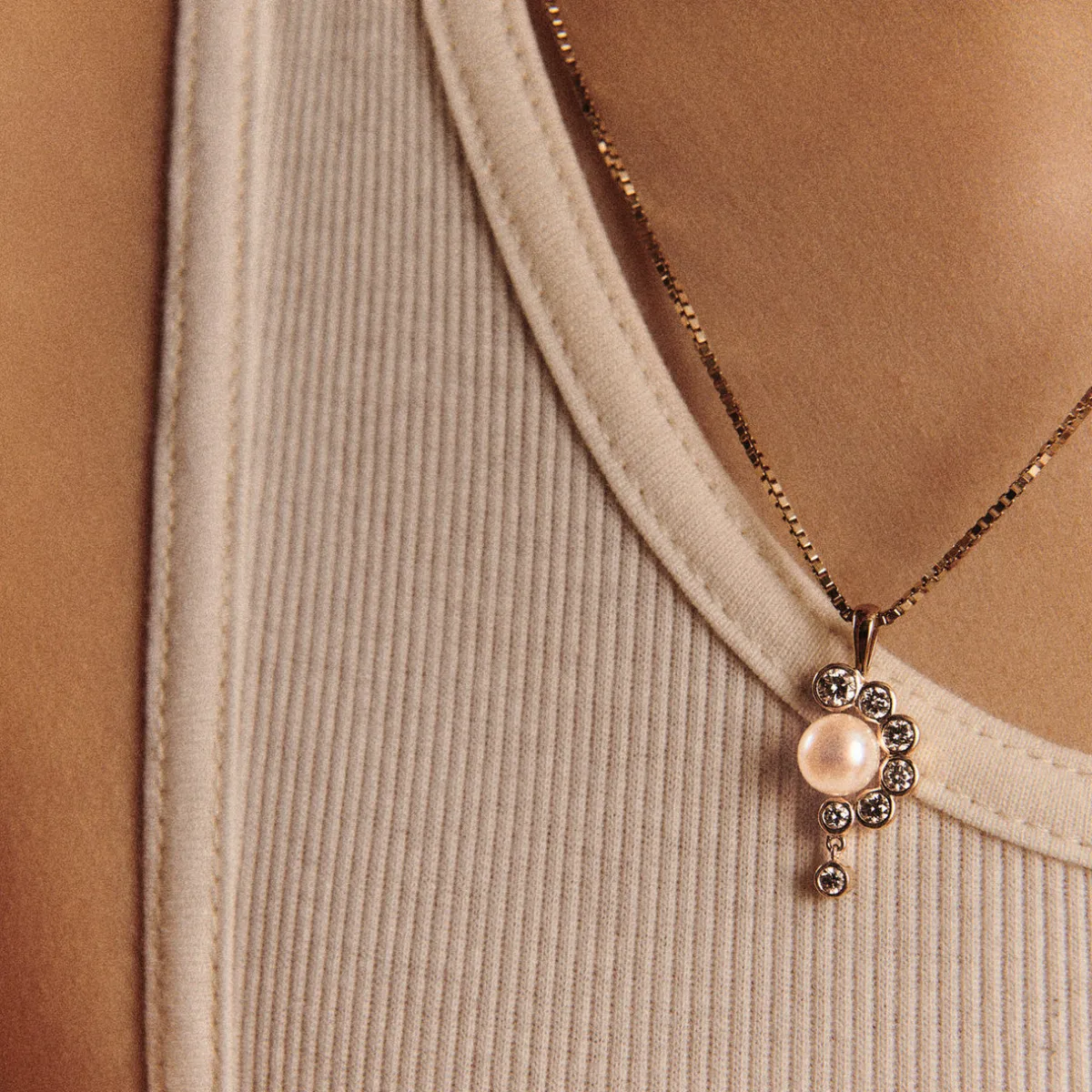 Tomfoolery Martha N°2 Pearl & Diamond Necklace Hot