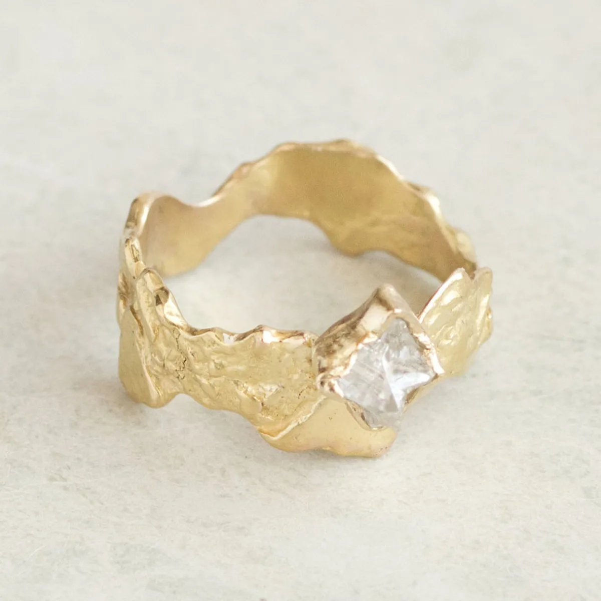 Tomfoolery One-Of-A-Kind Precipice Ocean Diamond Ring Hot
