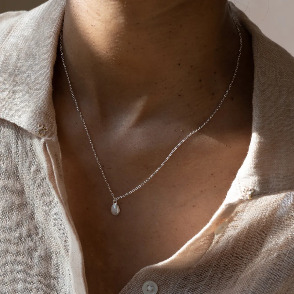 Tomfoolery Oval Pearl Bezel Pendant Outlet
