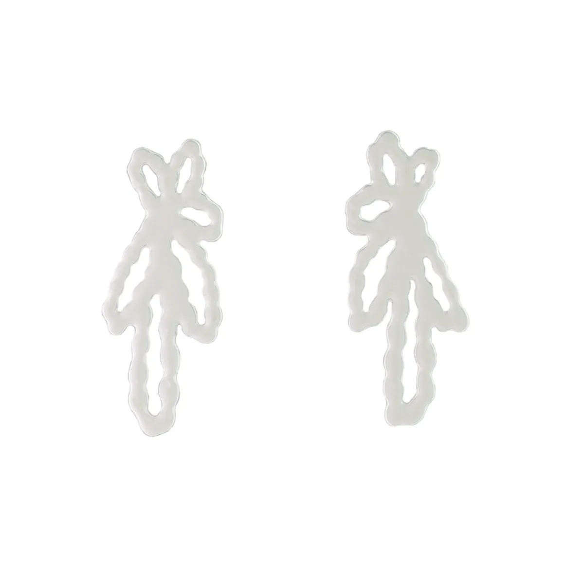 Tomfoolery Pearl Strand Flower Earrings Clearance