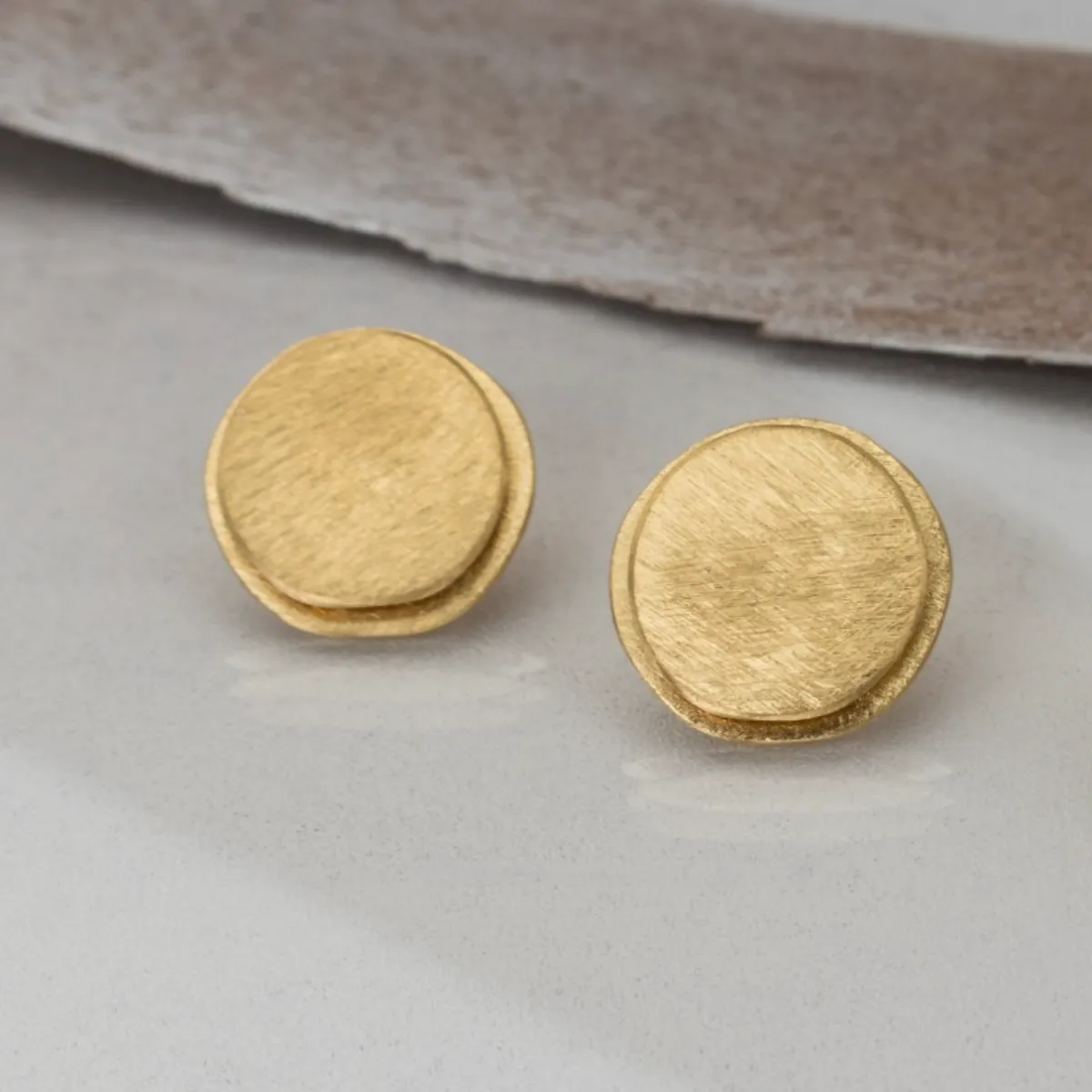 Tomfoolery Pebble Layered Textured Studs Outlet