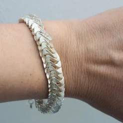 Tomfoolery Silver Feathered Link Bracelet Best