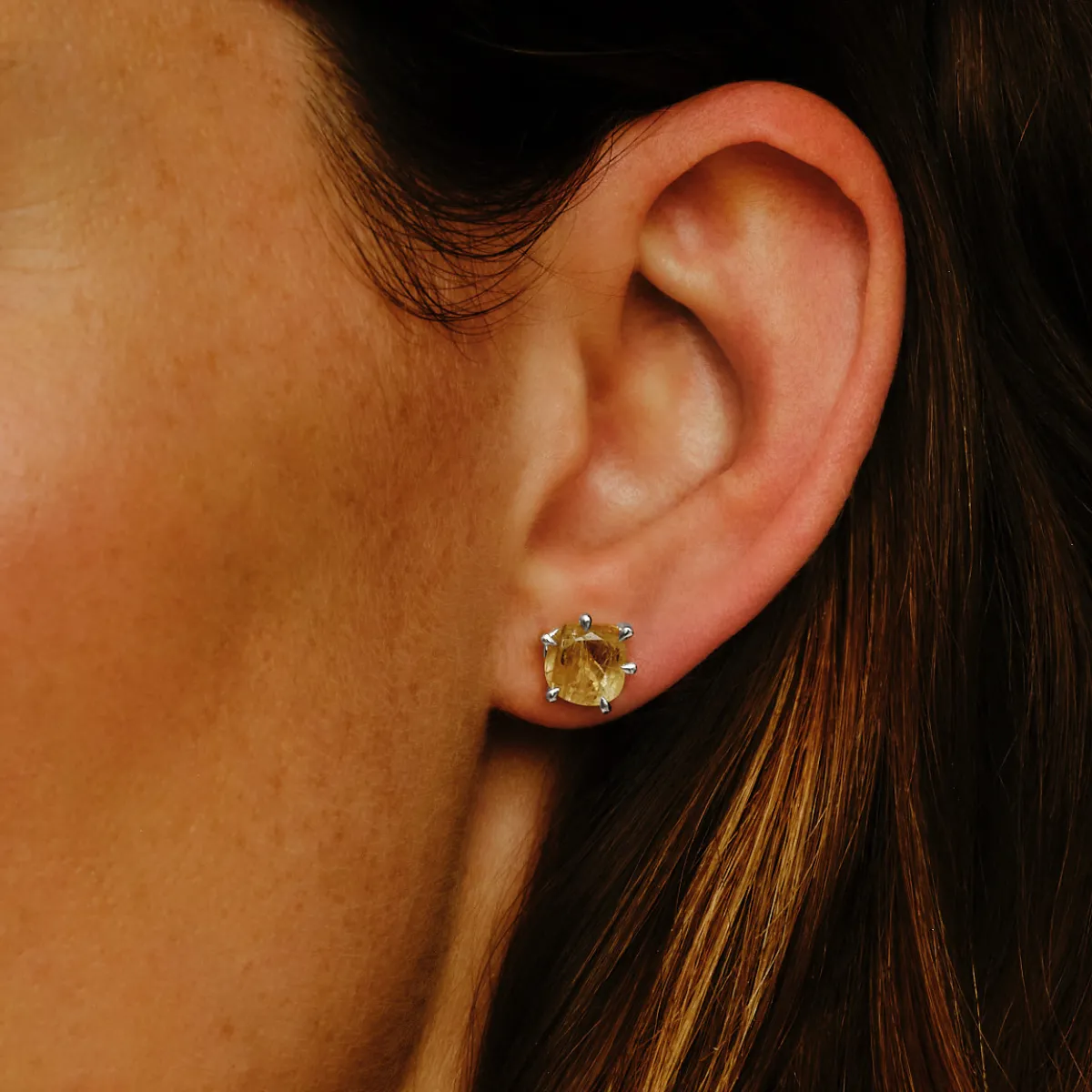 Tomfoolery Silver Pebble Round Rutilated Quartz Studs Sale