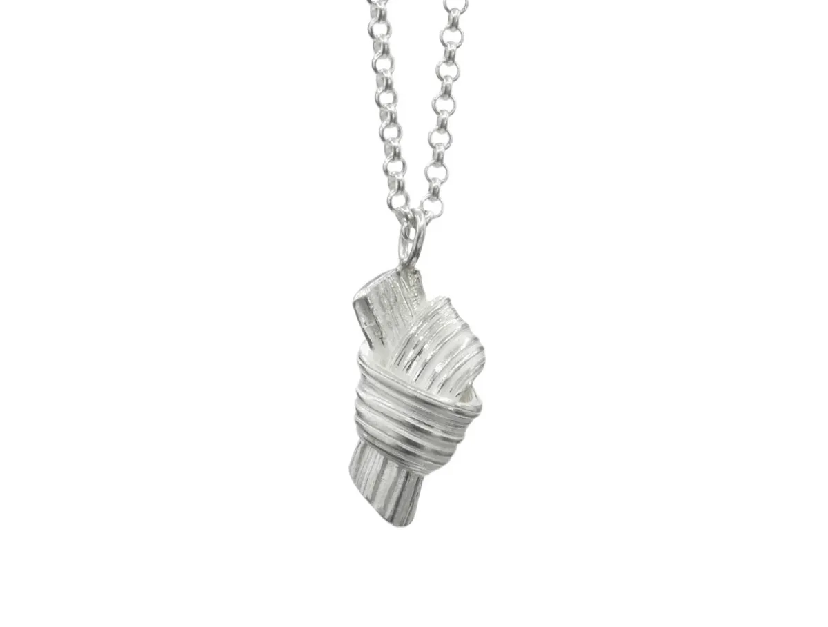 Tomfoolery Small Knot Silver Pendant Necklace(Out of Stock) Discount