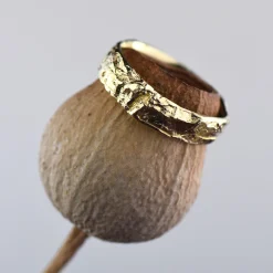Tomfoolery Subtle Oak Ring in 14ct Yellow Gold Outlet