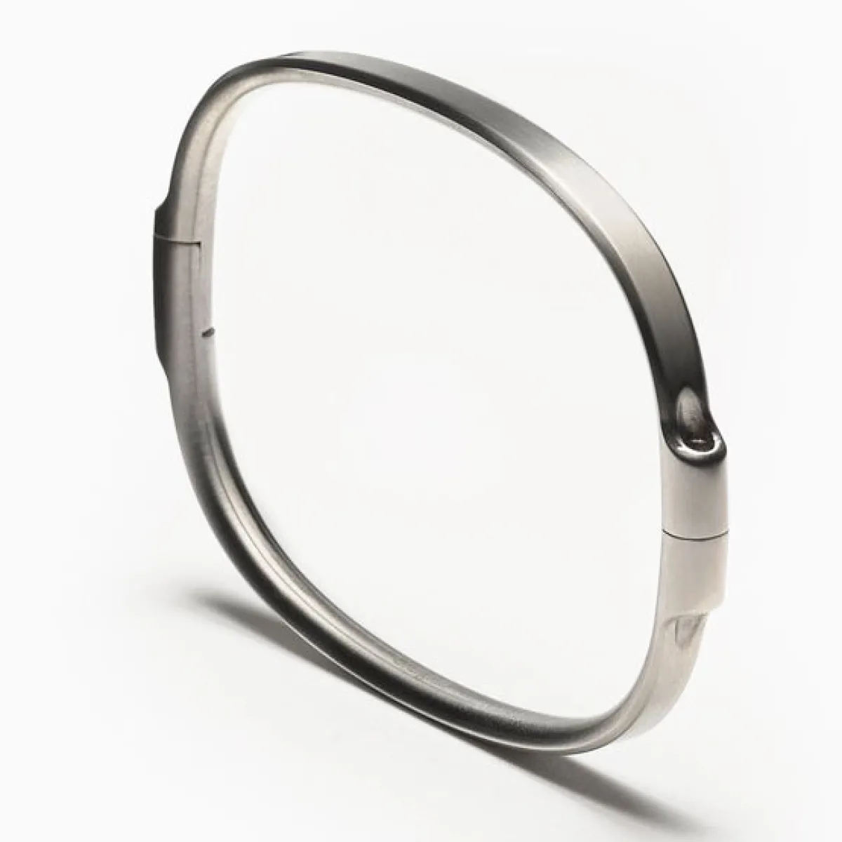Tomfoolery Swing Cuff New