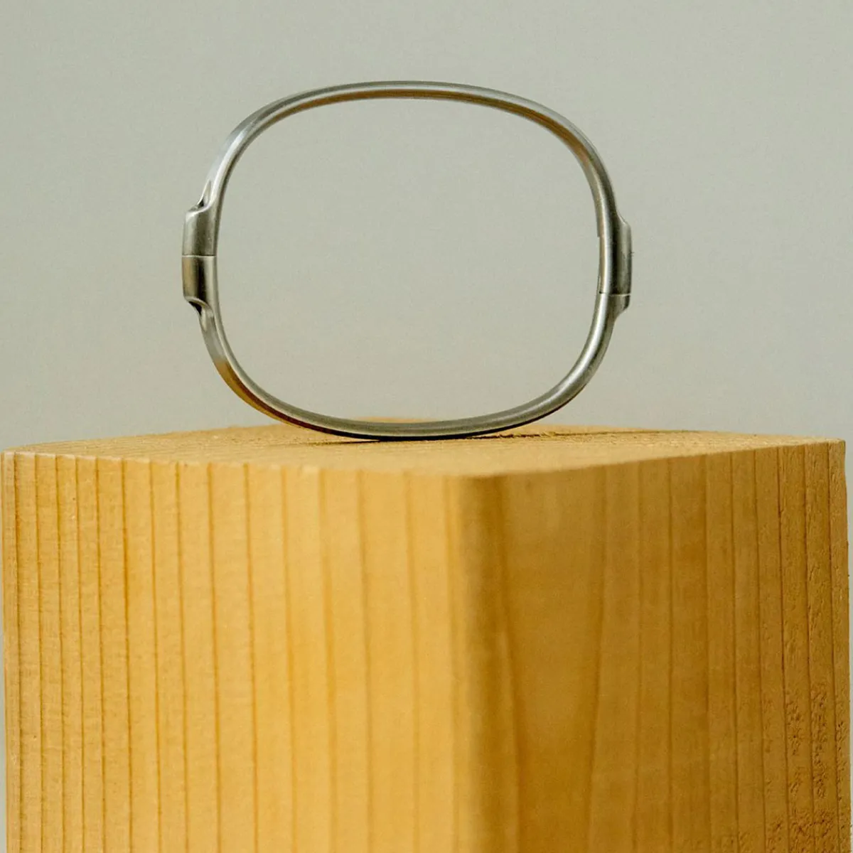 Tomfoolery Swing Cuff New