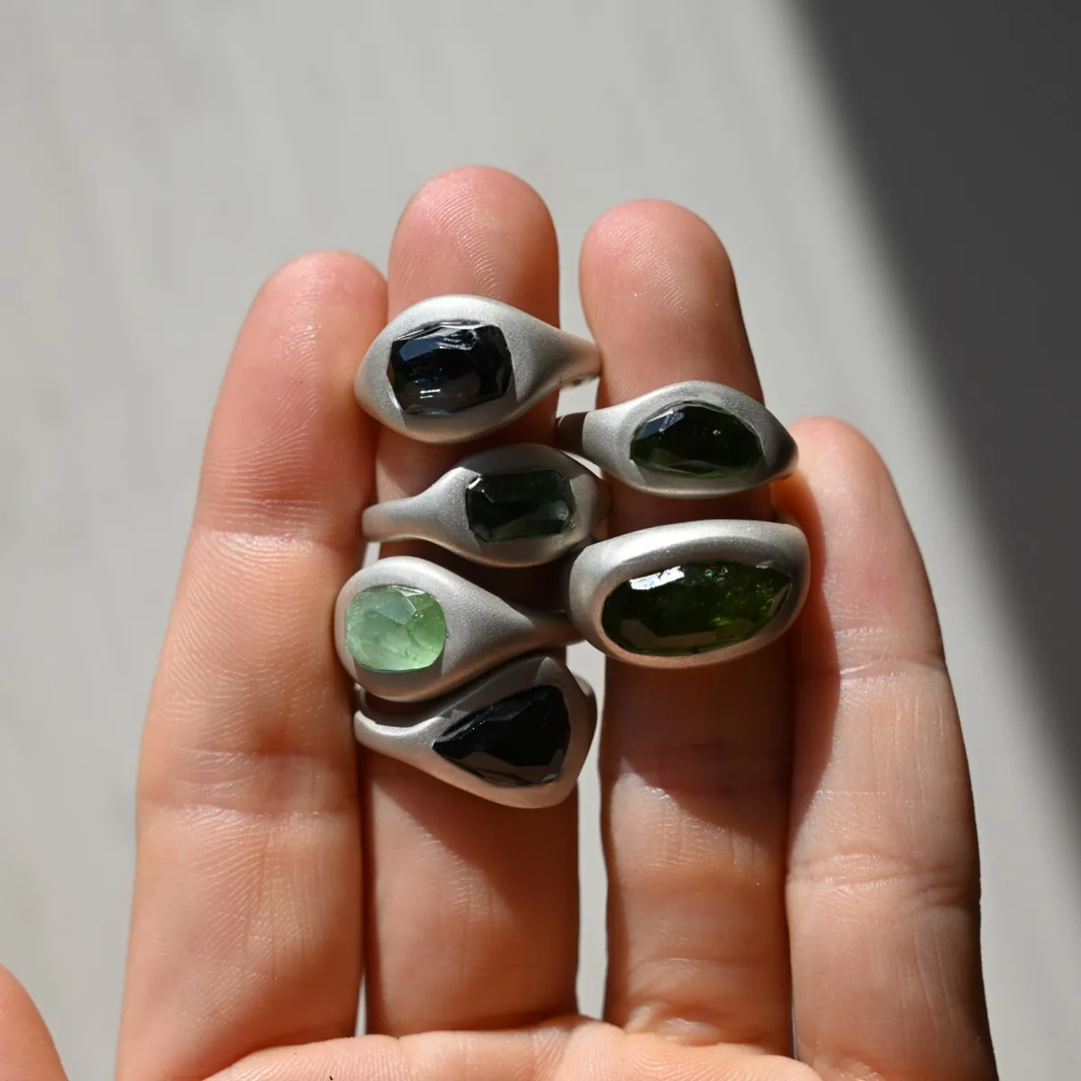 Tomfoolery Tourmaline Curved Ring 0.1 Online